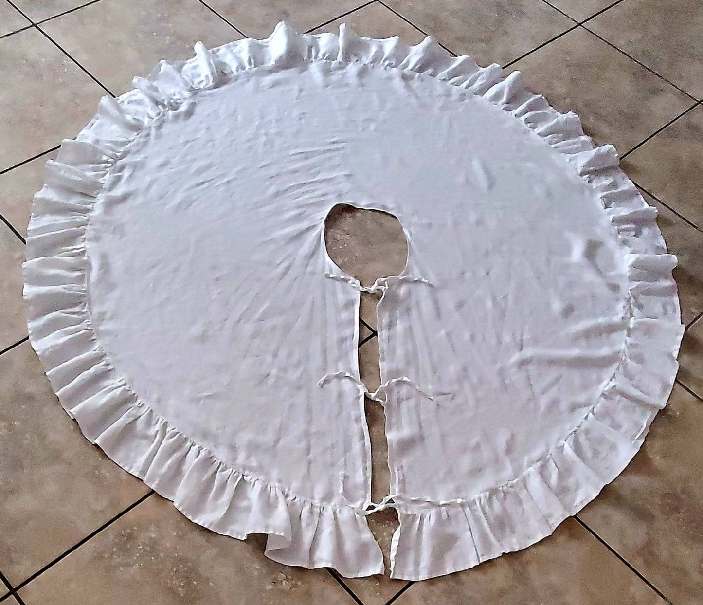 Christmas Tree Skirt Ruffle White Large 100% Linen